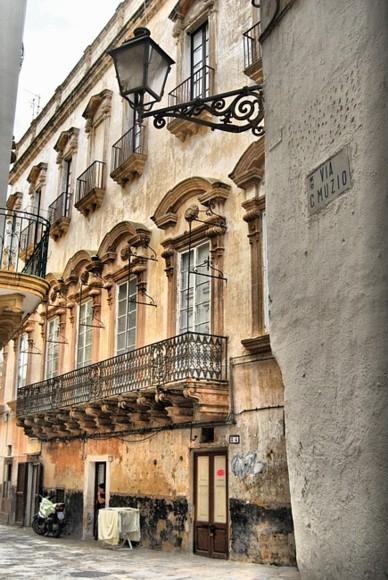 Gallipoli - Historic center, ancient building